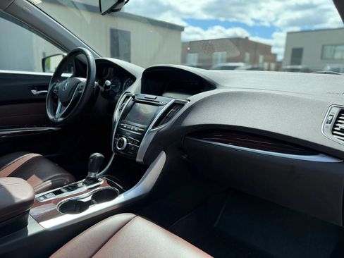 Used 2015 Acura TLX FWD image 17