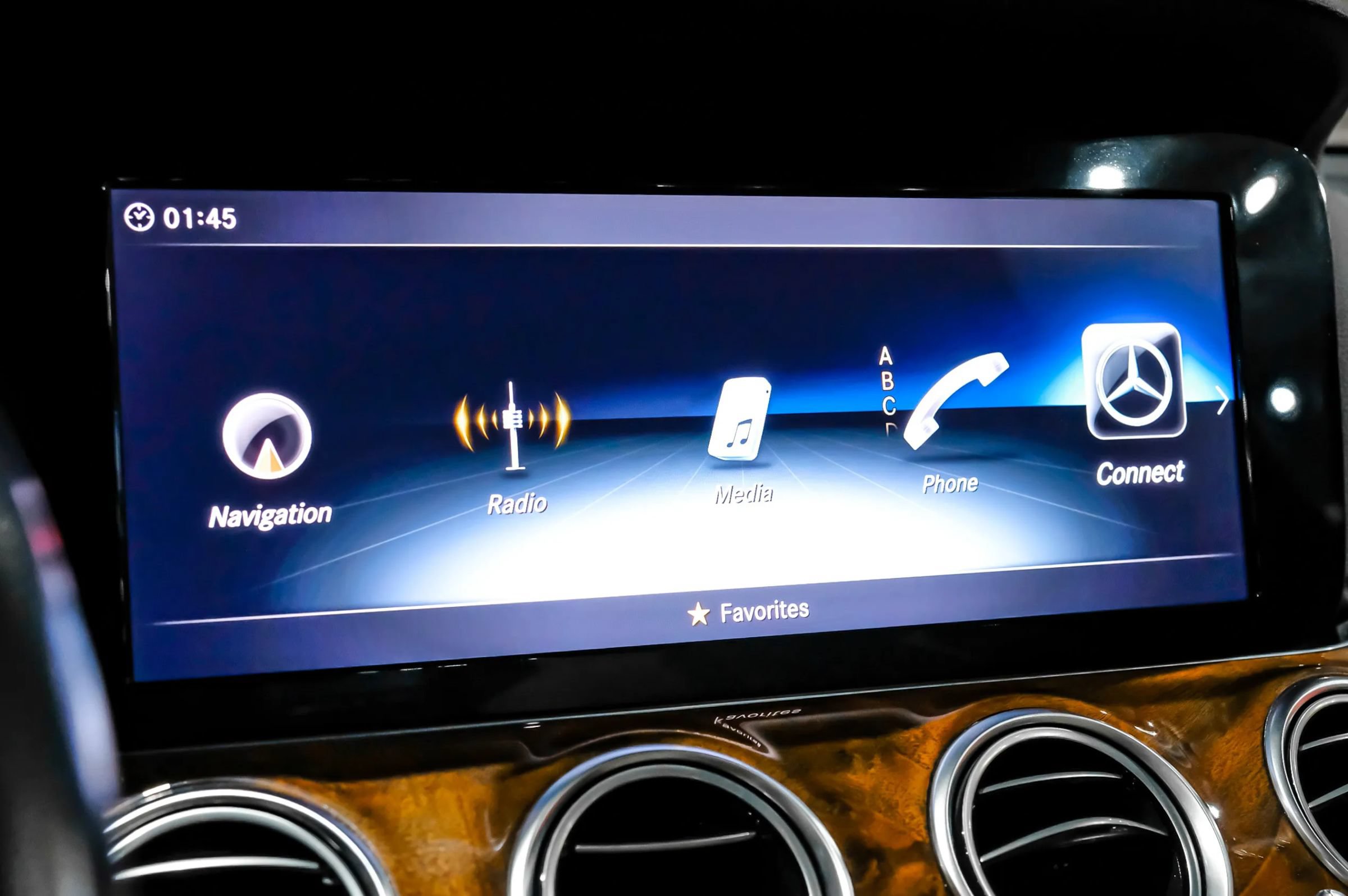 Used 2018 Mercedes-Benz E 300 image 30
