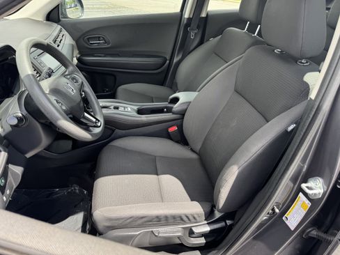 Used 2022 Honda HR-V LX image 8