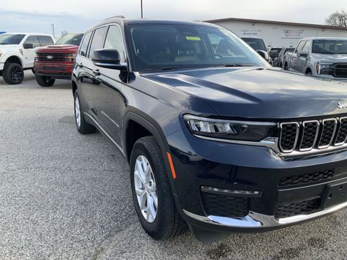 Used 2023 Jeep Grand Cherokee L Limited AWD/4WD image 16