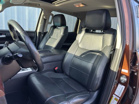 Used 2017 Toyota Tundra Limited w/ Limited Premium Package image 8