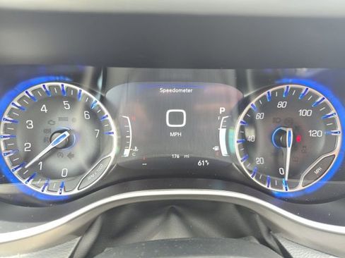 New 2026 Chrysler Pacifica Select image 12