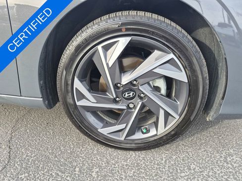 Used 2025 Hyundai Elantra SEL image 9