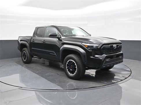 Used 2024 Toyota Tacoma TRD Off-Road image 22