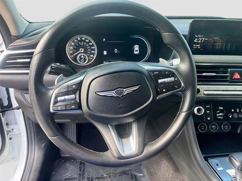 Used 2025 Genesis G70 2.5T image 11