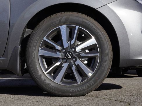 New 2025 Nissan Versa SV image 7