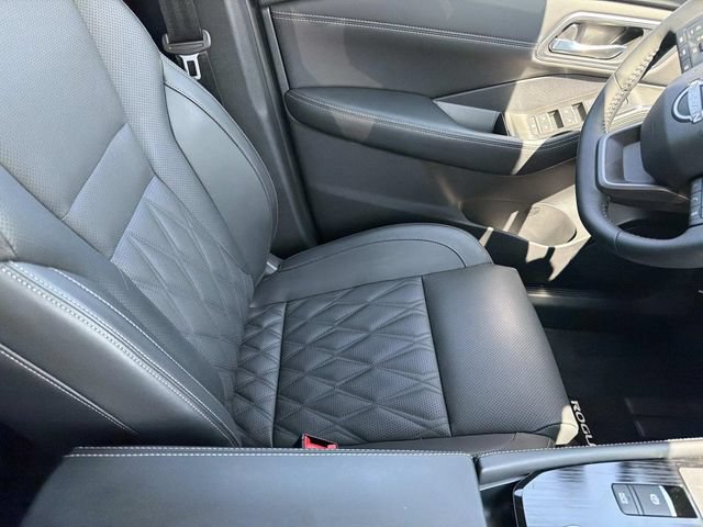 Used 2026 Nissan Rogue Platinum w/ Platinum Premium Package AWD/4WD image 14