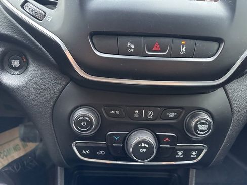 Used 2021 Jeep Cherokee Latitude Lux image 23