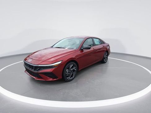 New 2025 Hyundai Elantra SEL image 4