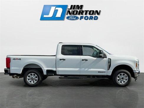 Used 2024 Ford F250 XLT image 2