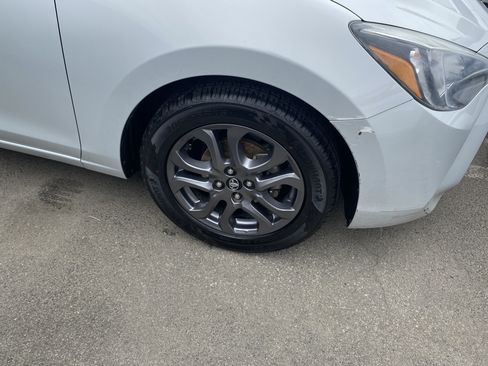 Used 2019 Toyota Yaris LE FWD image 22