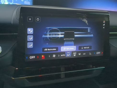 New 2026 Lincoln Nautilus Premier AWD/4WD image 18