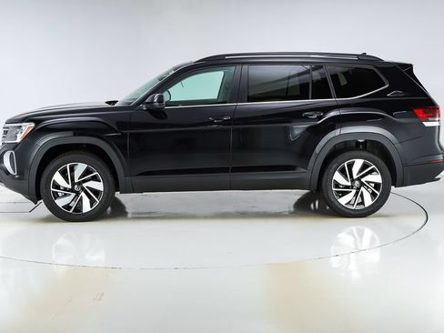 New 2026 Volkswagen Atlas SE FWD image 2