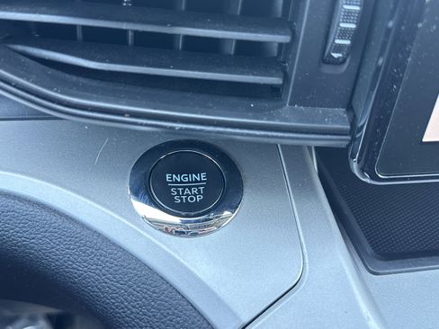 Used 2022 Ford Explorer XLT AWD/4WD image 18