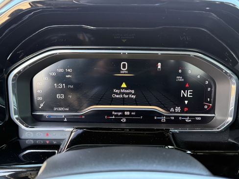 Used 2024 GMC Sierra 1500 SLT image 17