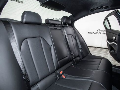 Used 2022 BMW 330i Sedan w/ M Sport Package image 17