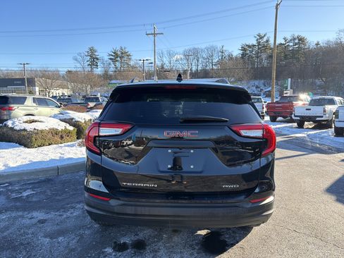 Used 2022 GMC Terrain SLE w/ Driver Convenience Package image 7