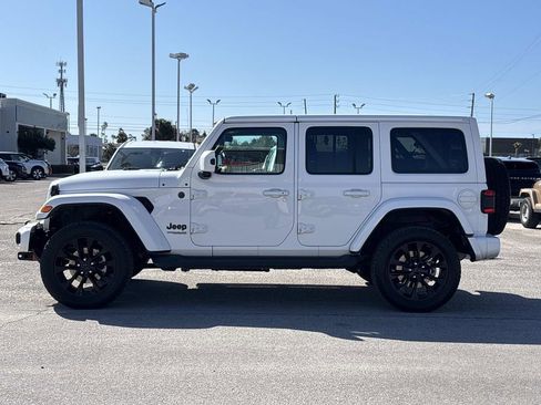 Used 2021 Jeep Wrangler Unlimited Sahara image 2