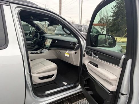 New 2026 Jeep Grand Wagoneer Summit AWD/4WD image 26