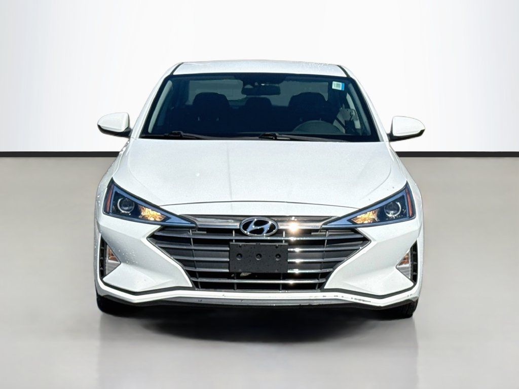 Used 2020 Hyundai Elantra SE w/ Cargo Package (C1) FWD image 2
