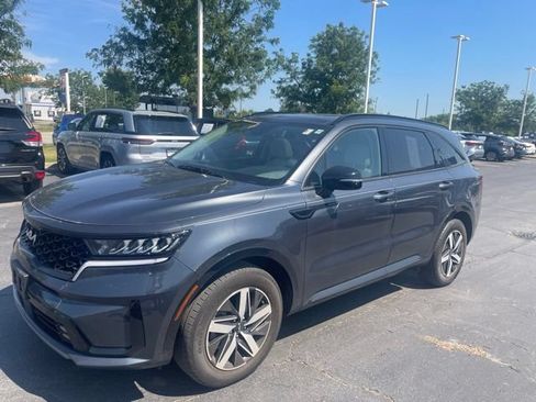 Used 2023 Kia Sorento EX w/ Panoramic Sunroof Package FWD image 5