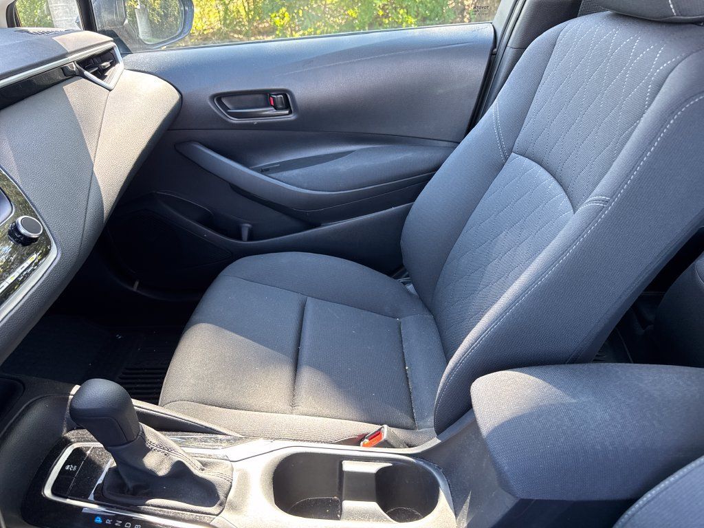 Used 2024 Toyota Corolla LE FWD image 27