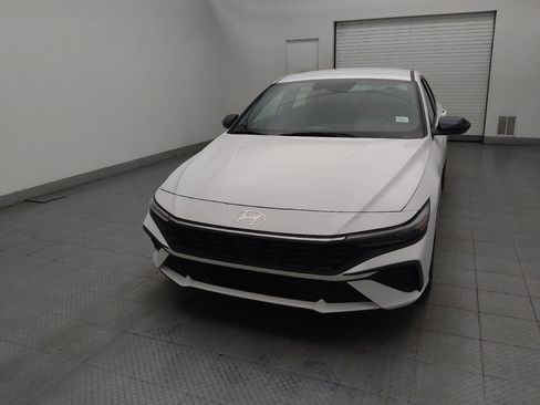 Used 2025 Hyundai Elantra Sport FWD image 15