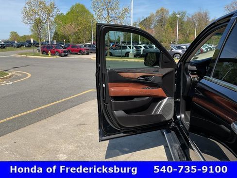 Used 2019 Cadillac Escalade Premium Luxury RWD image 15