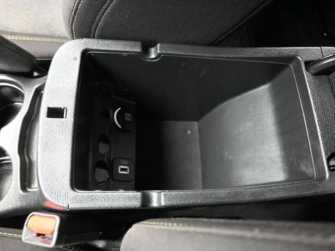 Used 2017 Jeep Cherokee Sport w/ Cold Weather Group AWD/4WD image 22