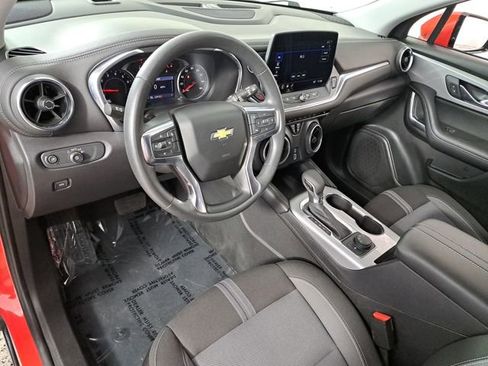 Used 2025 Chevrolet Blazer LT image 18