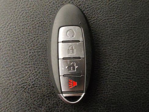 Used 2020 Nissan Pathfinder SV AWD/4WD image 32