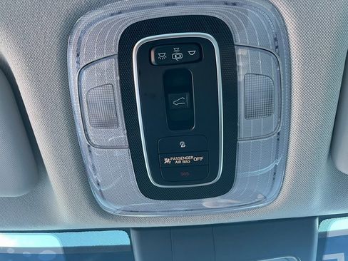 Used 2021 Hyundai Elantra Limited image 17