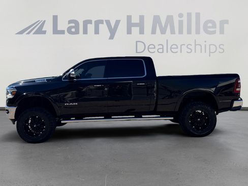 Used 2019 RAM 1500 Laramie AWD/4WD image 2