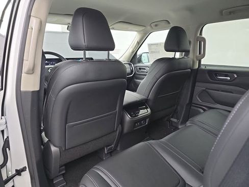 New 2026 Nissan Armada SV image 40