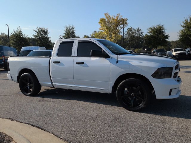 Used 2017 RAM 1500 Express RWD image 2