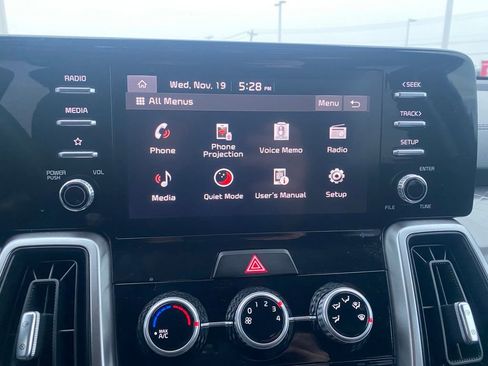 Used 2023 Kia Sorento LX image 16