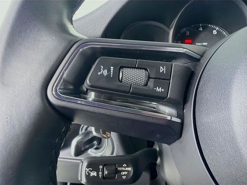 Certified 2023 Porsche Macan Turbo AWD/4WD image 12