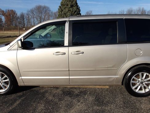 Used 2013 Dodge Grand Caravan SXT w/ Entertainment Group 1 image 35