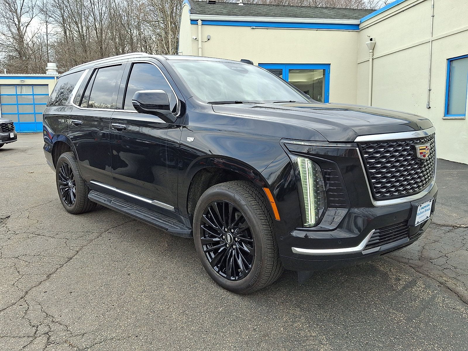 Used 2025 Cadillac Escalade Premium Luxury AWD/4WD image 6