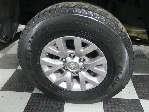 Used 2019 Toyota Tacoma SR5 image 13