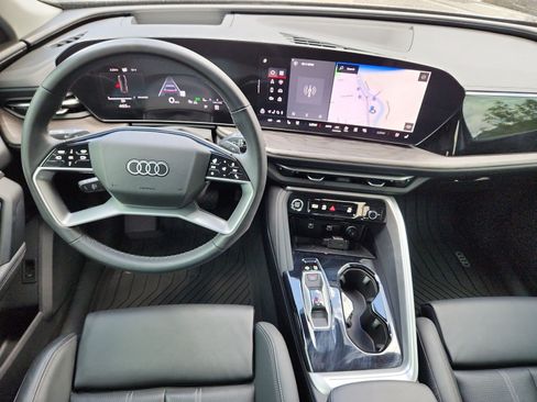 Used 2025 Audi Q5 Premium Plus w/ Premium Plus AWD/4WD image 12