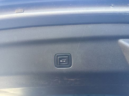 Used 2022 Chevrolet Tahoe RST w/ Luxury Package image 16