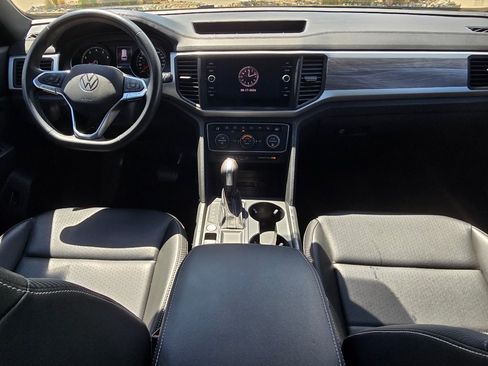 Used 2021 Volkswagen Atlas Cross Sport SE w/ Panoramic Sunroof Package FWD image 26