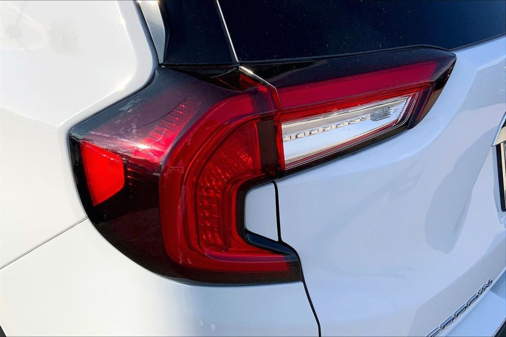 Used 2024 GMC Terrain SLE FWD image 22