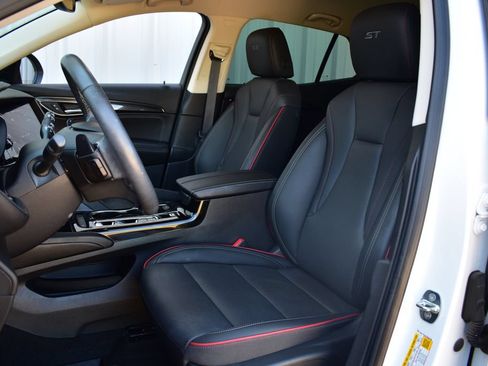 Used 2023 Buick Envision Essence w/ Sport Touring Package FWD image 19