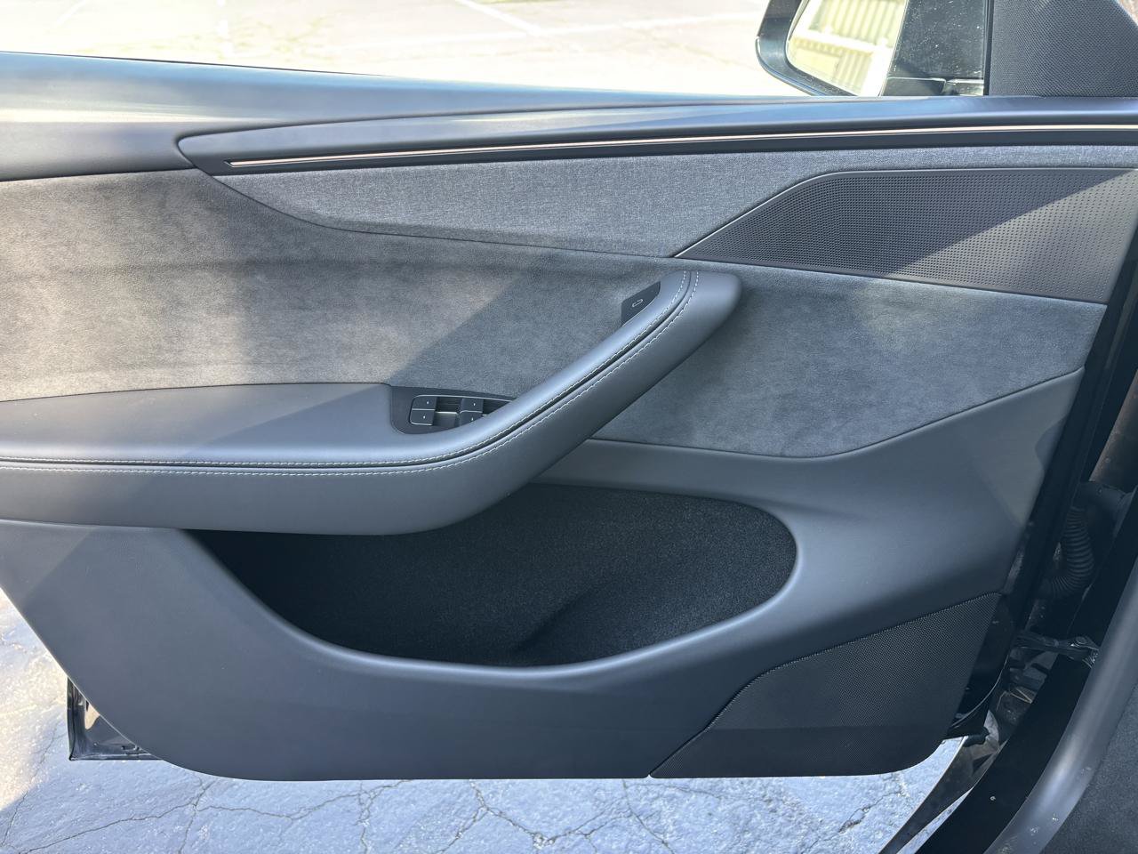 Used 2026 Tesla Model Y Long Range AWD/4WD image 9
