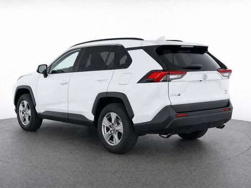 Used 2025 Toyota RAV4 XLE AWD/4WD image 3