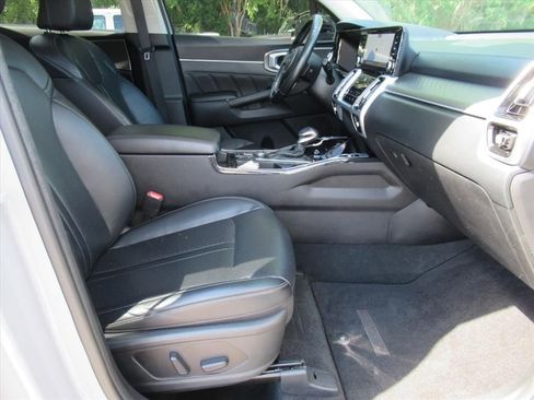 Used 2023 Kia Sorento SX FWD image 10