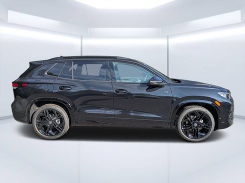 New 2026 Volkswagen Tiguan SE R-Line FWD image 2