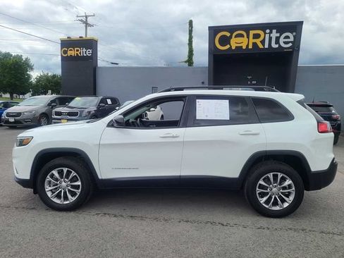 Used 2022 Jeep Cherokee Latitude Lux w/ Mopar Interior Package AWD/4WD image 10